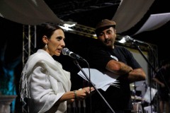 Nadia Mifsud. Awissu 2014, waqt il-Festival Mediterranju tal-Letteratura ta' Malta, ma' Antoine Cassar. Ritratt ta' Virginia Monteforte.